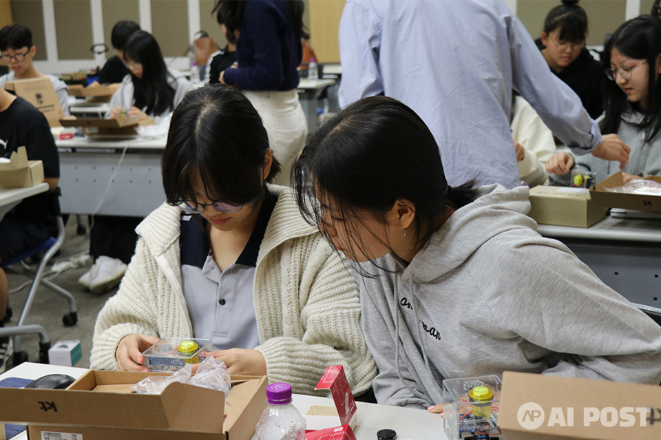 AI코딩팩 수업 모습. (사진=지스트)
