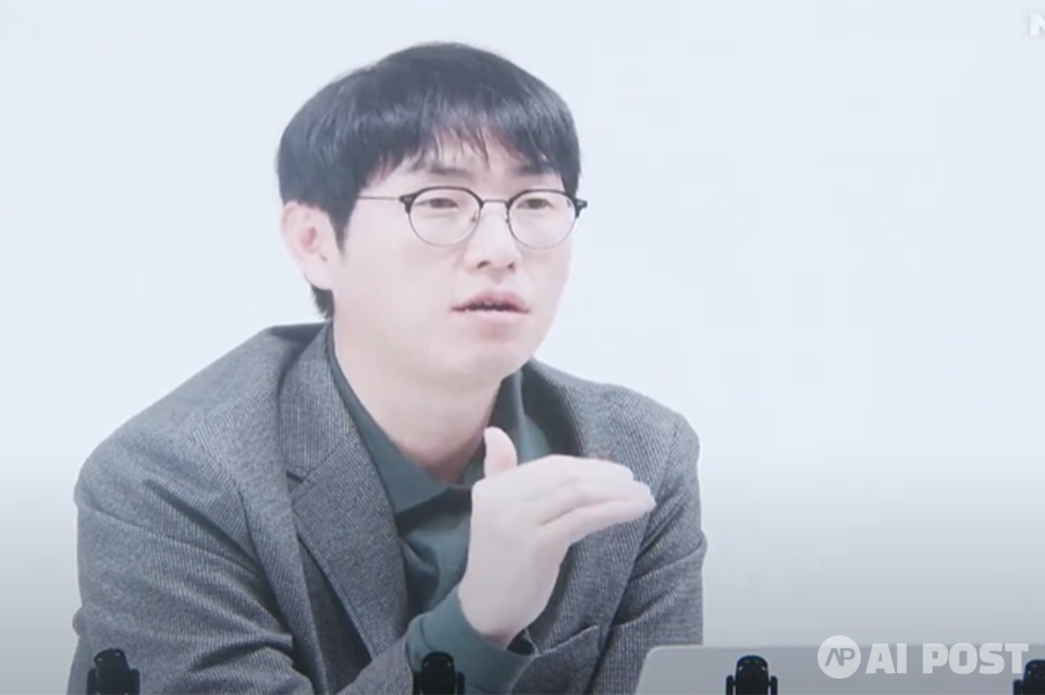 하정우 소장이 강연하는 모습. (사진=KBC광주방송 유튜브 갈무리)