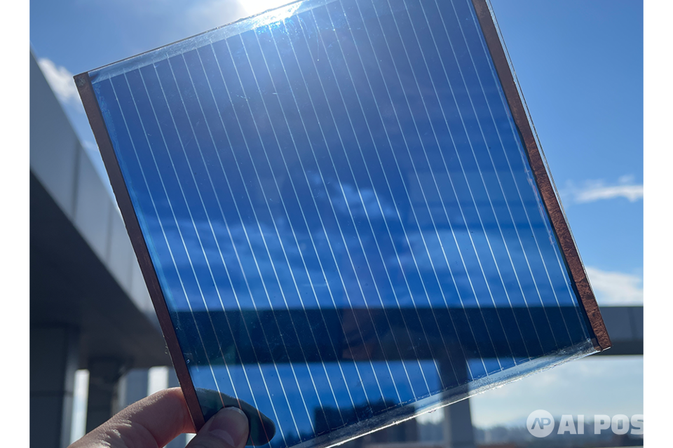 비할로겐 용매를 사용하여 제작한 대면적 유기 태양전지 불투명 모듈. (사진=지스트)