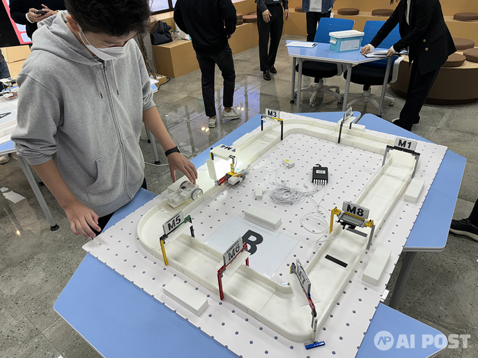 자율주행 코딩 미션 시현. (사진=광운인공지능고등학교)