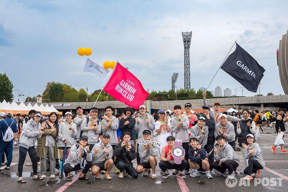 가민 GRC 참가자들이 기념사진을 촬영하고 있는 모습. (사진=가민 코리아)