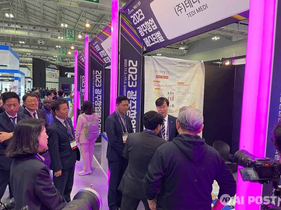 광주창경센터 지원기업들의 부스. (사진=광주창조경제혁신센터)