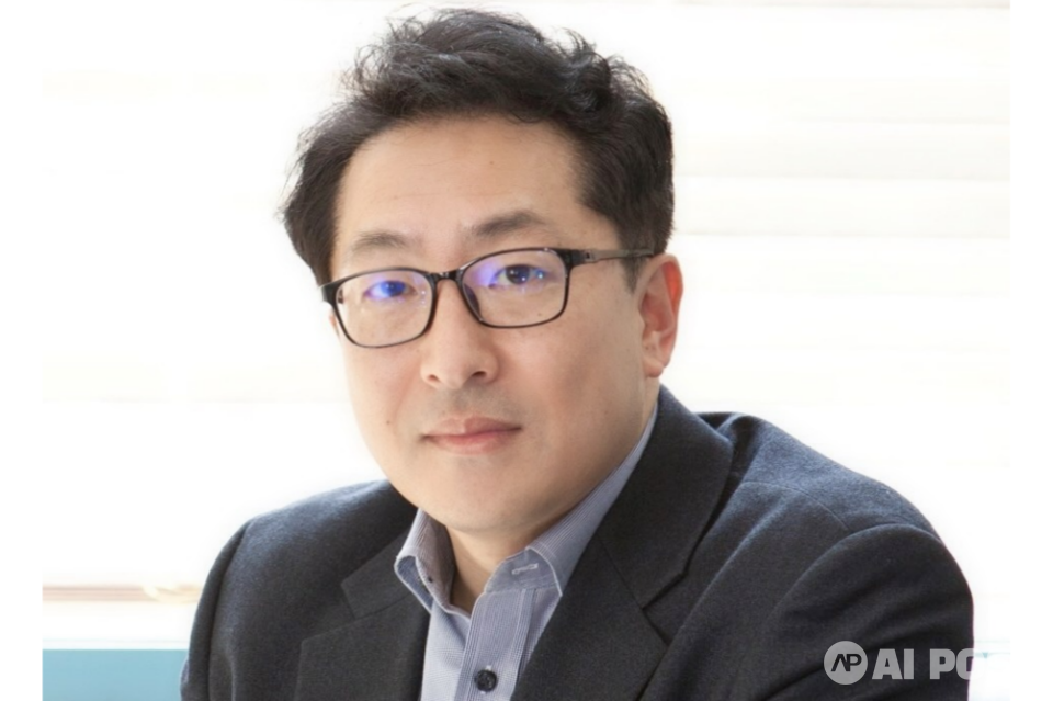 한국입자에어로졸학회 제12대 회장에 취임한 GIST 지구⋅환경공학부 박기홍 교수. (사진=지스트)