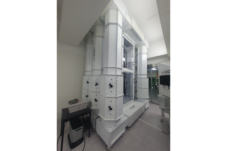 언맨드시스템의 로켓추진 수직 이착륙 방식 시험 장치 전경. (사진=나호정 기자)