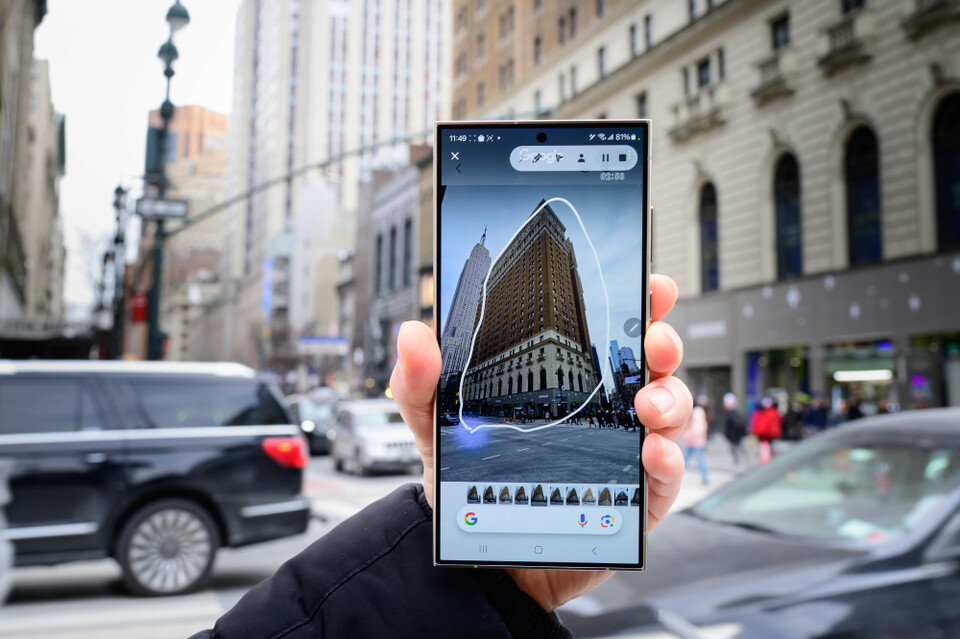 갤럭시 익스피리언스 스페이스 사진 위에 원을 그리면 서클 투 서치가 실행된다. (사진=삼성전자 뉴스룸)