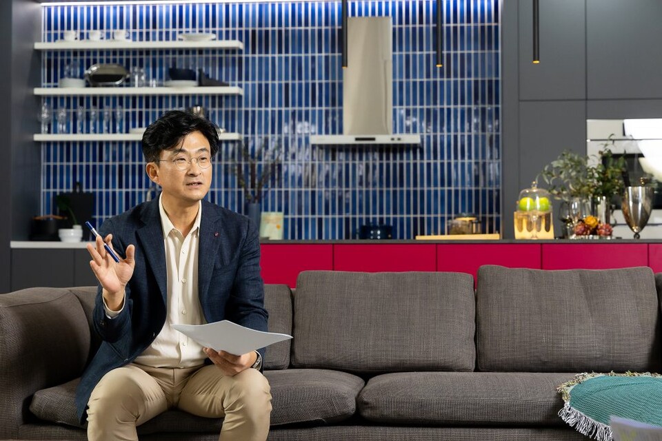 가전의 진화에 기여하면서 향후 삼성 가전의 발전 방향에도 큰 축이 될 코어 테크를 설명하는 이무형 부사장. (사진=삼성전자 뉴스룸)