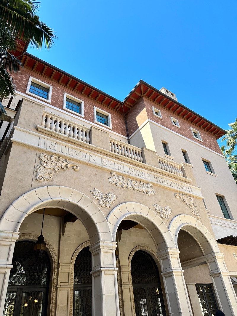 스티븐 스필버그의 기부로 지어진 학과 건물. (사진=지식인미나니)