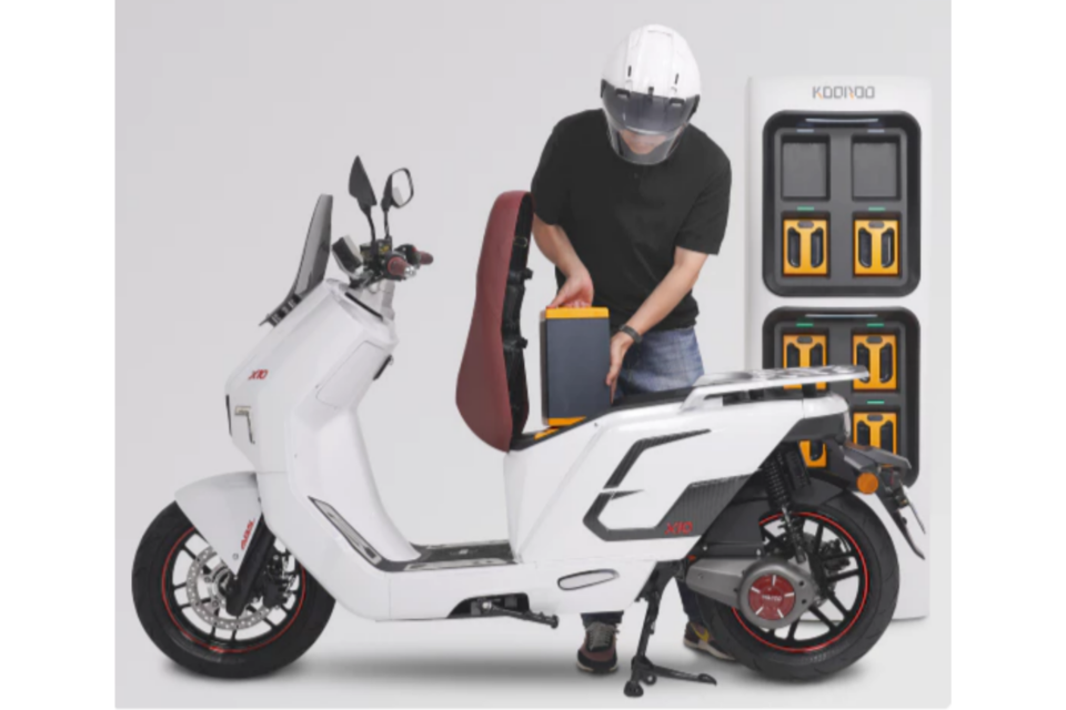 LG에너지솔루션 ‘쿠루’의 배터리 교환 스테이션. (사진=LG에너지솔루션)