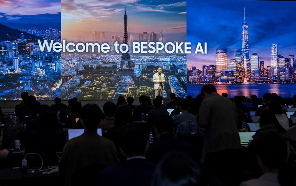 삼성전자 DX부문장 한종희 부회장이 비스포크 AI 미디어데이에서 연설을 하고 있다. (사진=삼성전자)