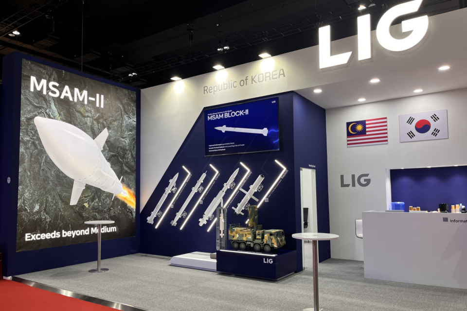 말레이시아 방산전시회 ‘DSA 2024’에 참가한 LIG넥스원의 부스. (사진=LIG넥스원)