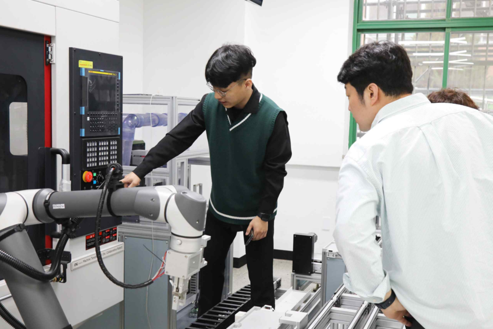 아이지가 대구지역 공동실습소에서 교사와 학생을 대상으로 교육 연수를 진행했다. (사진=아이지)