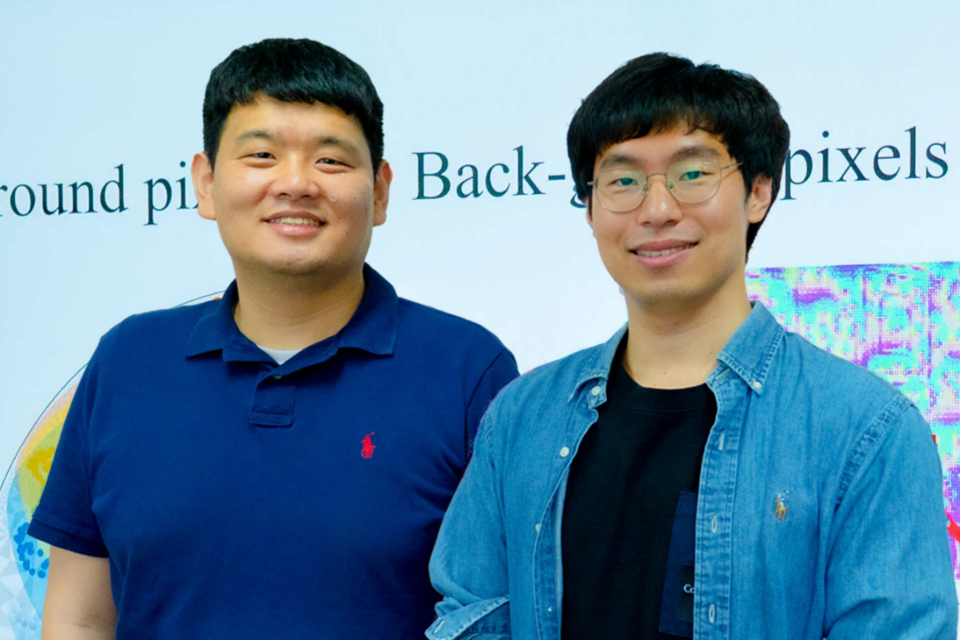 왼쪽부터 전해곤 교수, 배인환 박사과정생. (사진=지스트)