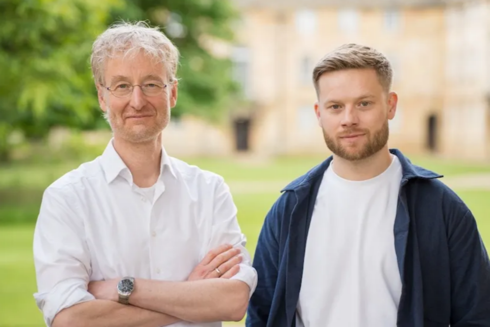 커스프AI 공동 창업자인 Max Welling 교수와 Chad Edwards 박사.(사진=커스프AI)