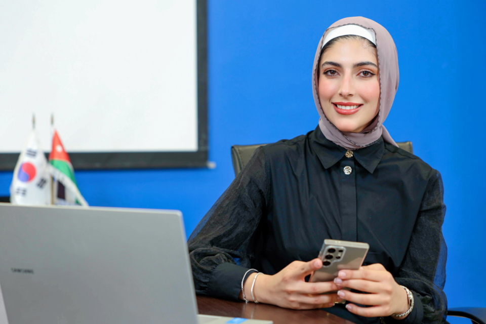 삼성리서치 요르단 연구소(SRJO)의 ‘갤럭시 AI’ 언어 개발 담당자. (사진=삼성전자)