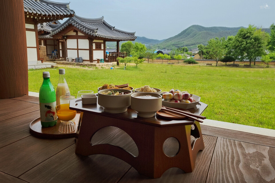 로컬여행사 ‘별헤는’의 주안상. (사진=경북창조경제혁신센터)