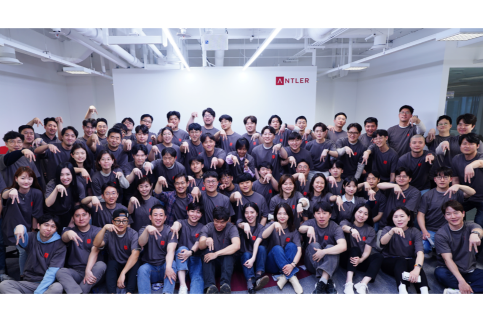 지난 4기 앤틀러 스타트업 제너레이터 프로그램은 1500명의 지원자 중 최종 선발 된 77명과 함께 시작했다. 현재 컴퍼니 빌딩에 몰두하고 있는 팀들은 내년 초 앤틀러 인베스터데이에 무대에 설 예정이다. (사진=앤틀러코리아)