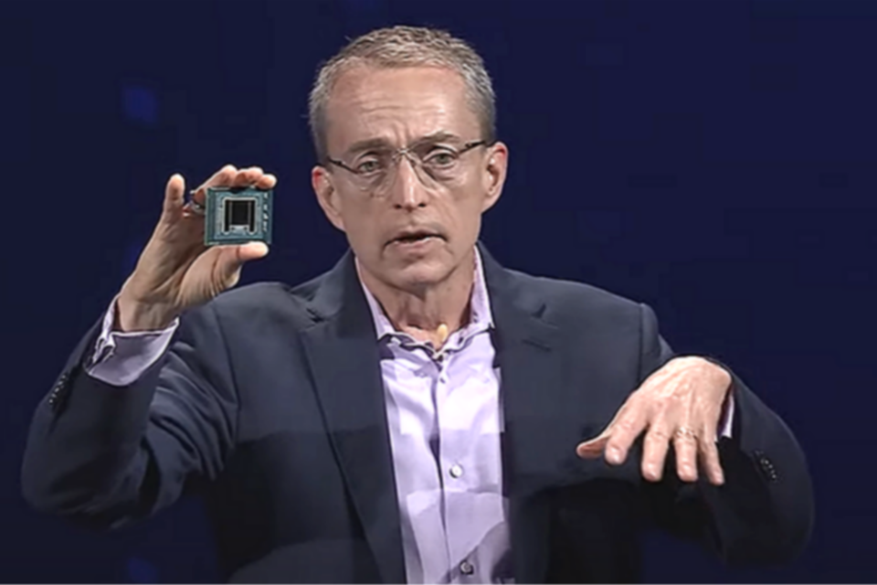 팻 겔싱어 인텔 CEO가 4일 신제품을 발표하고 있는 모습. (사진=Intel Newsroom)