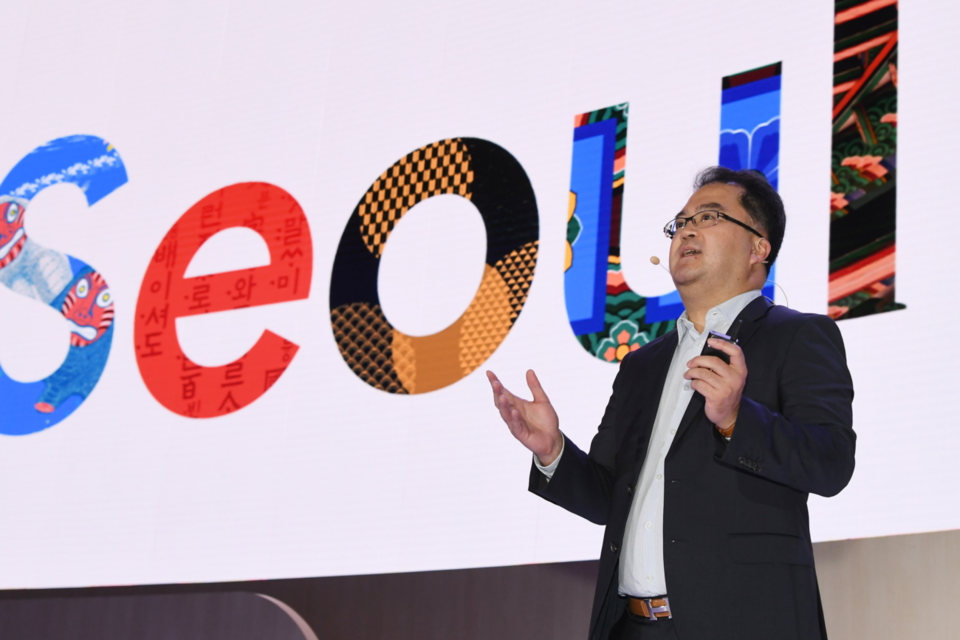 지기성 구글 클라우드 코리아 사장이 ‘구글 클라우드 서밋 서울 2024’ 행사에서 발표하고 있다. (사진=구글 클라우드)