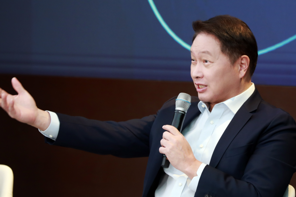 최태원 SK그룹 회장이 ‘이천포럼 2024’ 폐막 세션에서 마무리 발언을 하고 있다. (사진=SK그룹)