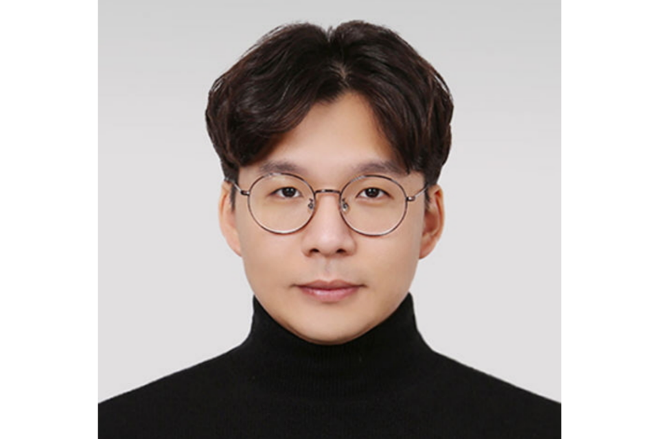 제7회 한국도레이 펠로십 수상자로 선정된 신소재공학부 김호범 교수. (사진=지스트)