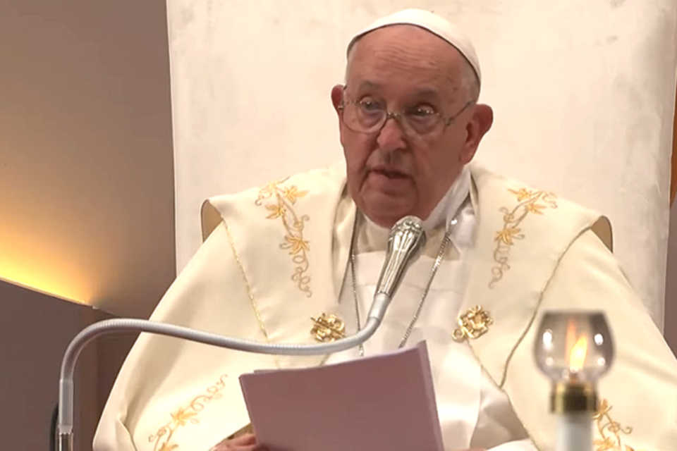 프란치스코 교황이 11일 싱가포르 국립 경기장에서 축복을 전하고 있다. (사진=싱가포르 로마 가톨릭 대교구)