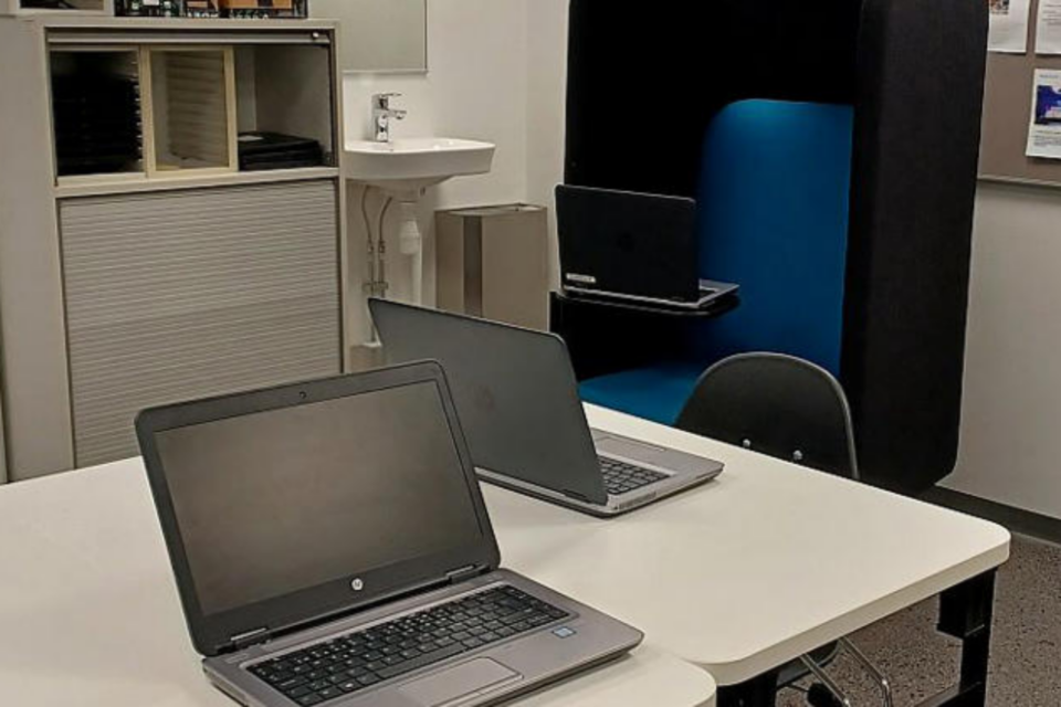 AI 작업에 참여하는 재소자들이 실제 작업하는 공간. (사진=핀란드 교도소 및 보호 관찰기관)