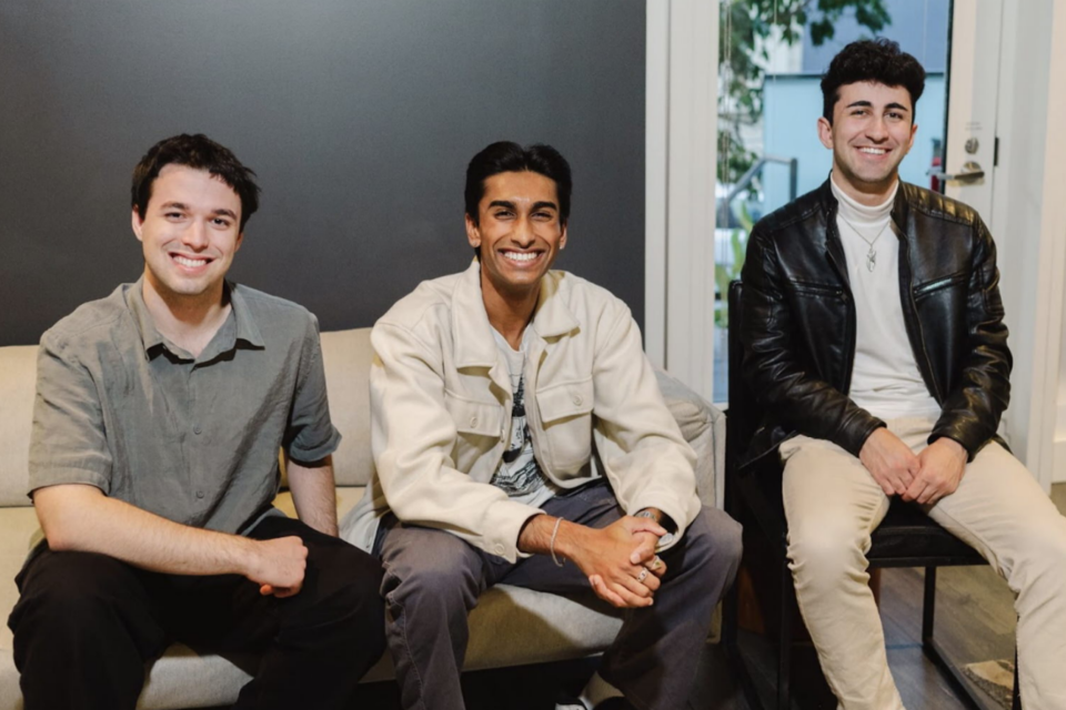 공동 창업자인 아리아 그레이엘리 수석 과학자, 프라나브 라벨라 CTO, 론 나훔 CEO. (사진=사피엔)