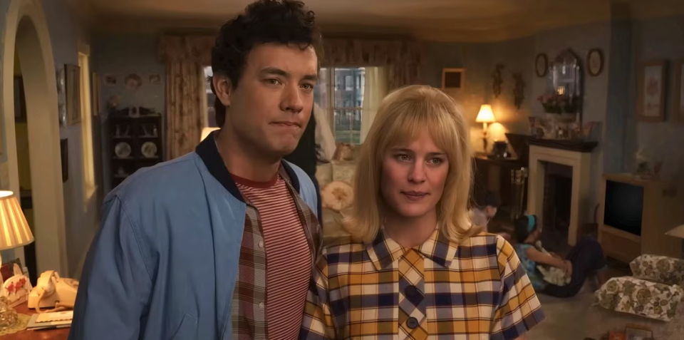 디에이징 기술로 젊어진 배우 톰 행스크(왼쪽)와 로빈 라이트. (사진=소니픽처스엔터테인먼트)