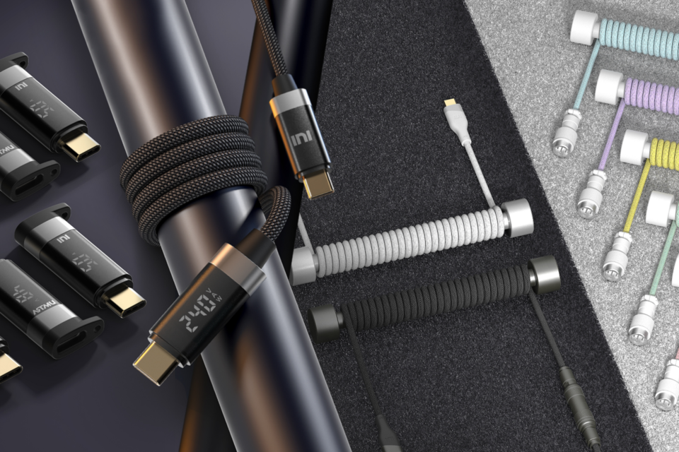 충전 테스트 기능 탑재한 LED 디스플레이 케이블과 키보드 항공케이블. (사진=아트뮤)