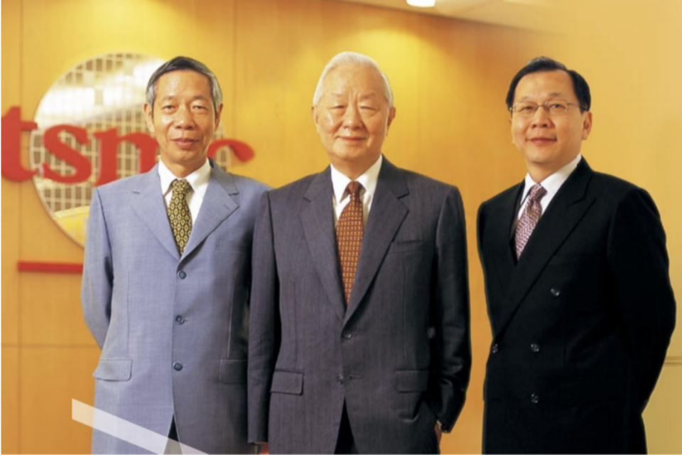 모리스 창 창업자(가운데). (사진=TSMC)