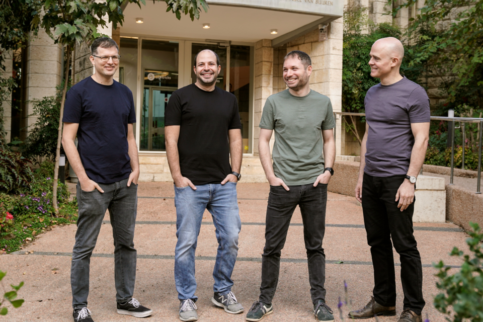 지브 파브만 CEO와 임원들. (사진=라이트릭스)