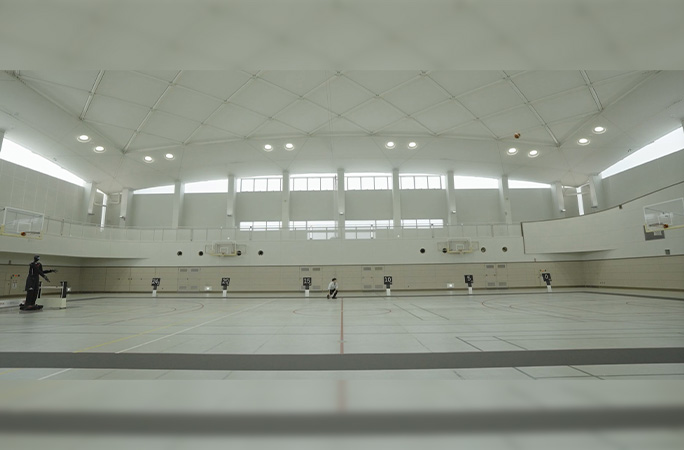 AI 로봇 큐6가 80피트 거리에서 자유투를 쏘고 있다. (사진=토요타)