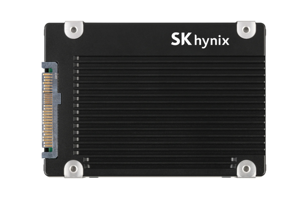 SK하이닉스가 개발한 AI 데이터센터용 고용량 SSD ‘PS1012 U.2’. (사진=SK하이닉스)