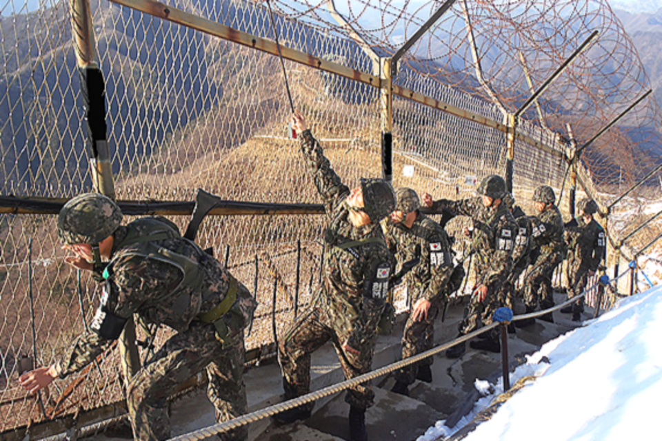 우리 군의 최전방 철책 경계시스템에 인공지능(AI) 기능이 도입된다. (사진=국방부)