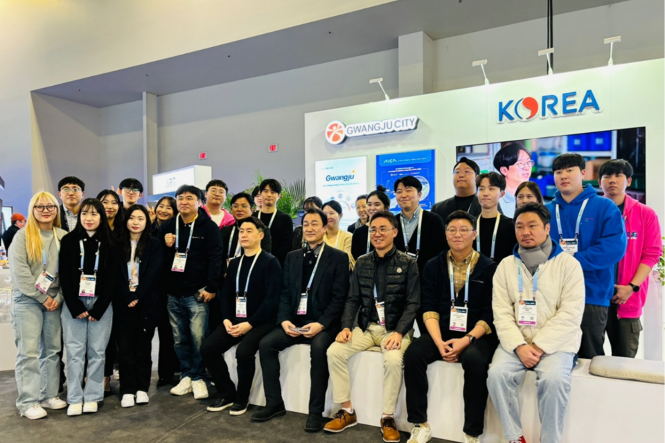 CES 2024에 참여한 광주 기업인들. (사진=광주광역시)