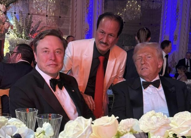일론 머스크 테슬라 CEO(왼쪽)와 후세인 사지와니 회장(가운데), 트럼프 대통령 당선인. (사진=hussainsajwani)