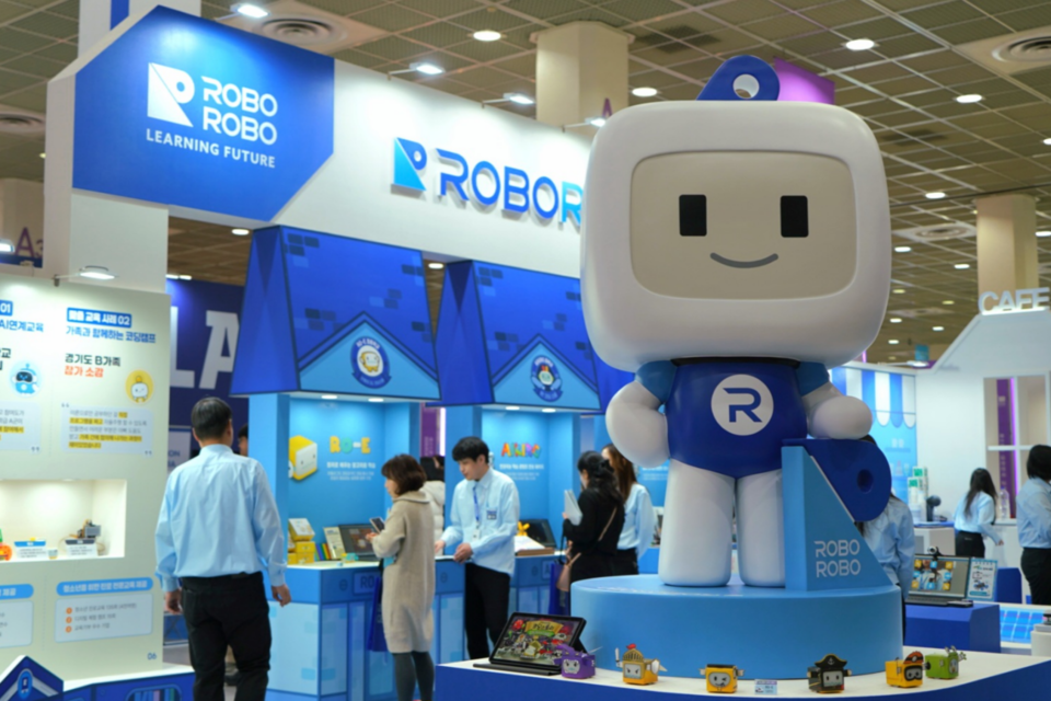 ‘2025 대한민국 교육박람회’의 로보로보 부스 전경. (사진=로보로보)