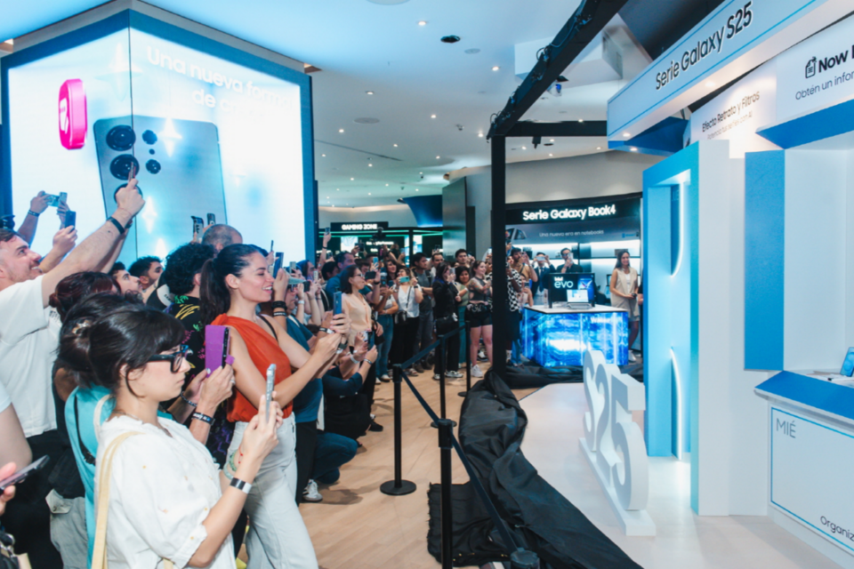 칠레 수도 산티아고의 Cenco Costanera Mall에 위치한 삼성 스토어. (사진=삼성전자)