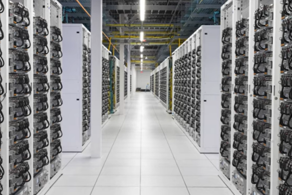 일론 머스크가 구축하고 있는 세계 최대 AI 컴퓨팅 센터인 콜로서스 내부. (사진=AI포스트 DB)