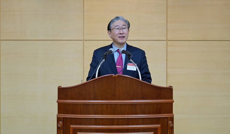 임기철 GIST 총장이 기초과학연구원(IBS) 상대론적 레이저과학 연구단 개소식에서 축사를 하고 있다. (사진=지스트)