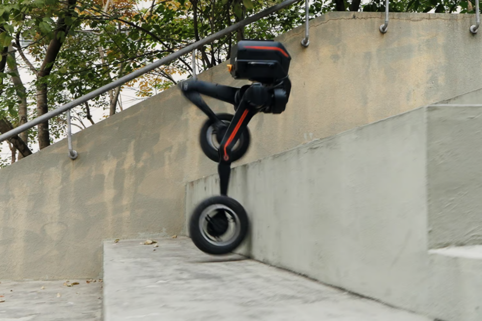 2족 보행 로봇 '트론 1' (사진=림엑스다이내믹스)