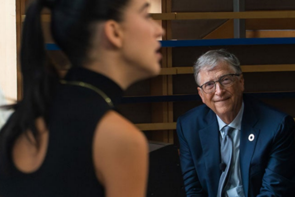 그의 딸을 바라보고 있는 빌 게이츠. (사진=게이츠노트)