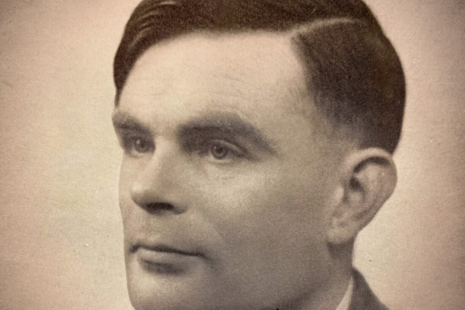 AI의 아버지로 불리는 앨런 튜링. (사진=Rare Book Auctions)