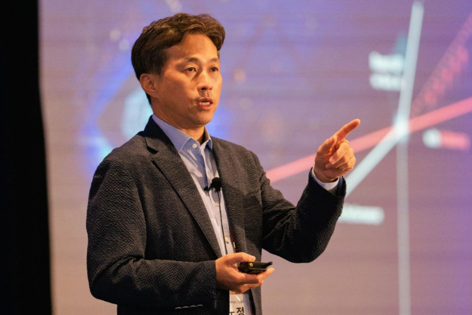 곽노정 대표이사 사장이 ‘2024 SK 글로벌 포럼’에서 기조연설을 하고 있다. (사진=SK하이닉스)