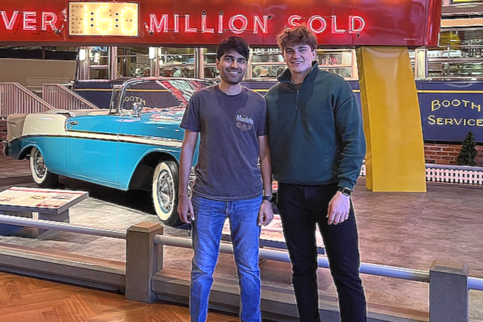 AI 스타트업 토마 공동 창립자인 모니크 파메차 CEO와 앤서니 크리보노스 CTO. (사진=토마)