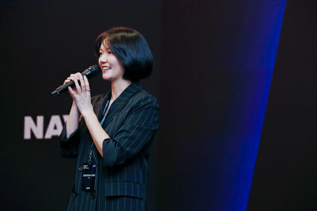 5일(현지 시간) 미국 실리콘밸리에서 네이버 최수연 CEO가 네이버 벤처스 네트워킹 행사에 참여해 환영인사를 전하고 있다. (사진=네이버)