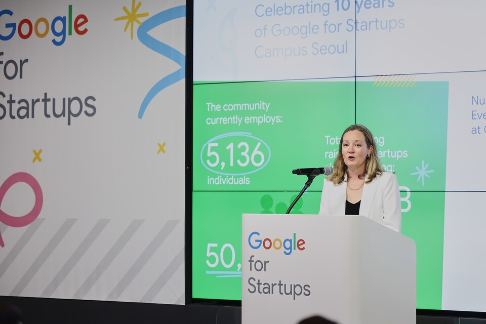 축사를 전하고 있는 캐런 피스터 구글 스타트업 캠퍼스 글로벌 디렉터. (사진=구글코리아)