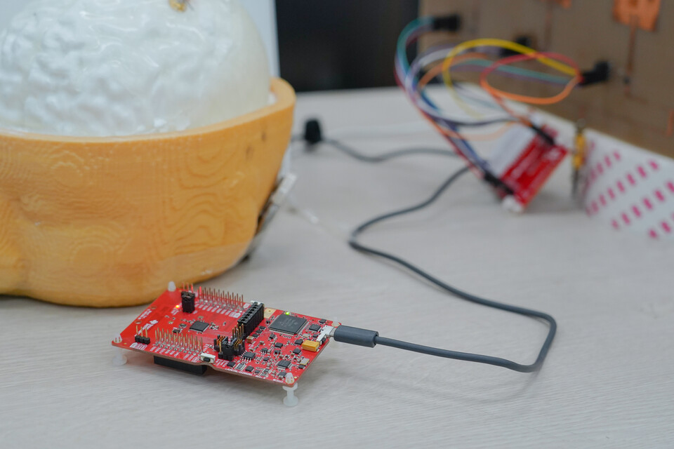 저전력 블루투스(Bluetooth Low Energy, BLE) 기반의 동적 빔포밍 안테나 시스템. (사진=지스트)