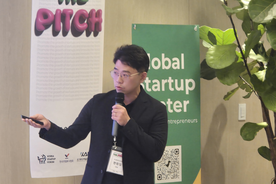 스타트업 IR 데이 ‘The PITCH’에서 티센바이오팜 한원일 대표이사가 기업 소개 피칭을 진행하고 있다. (사진=티센바이오팜)