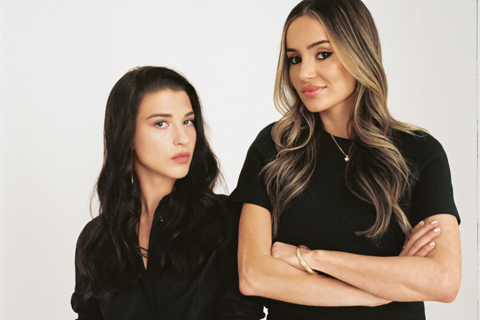 AI 스타트업 피아 공동 창업자인 피비 게이츠(Phoebe Gates)와 소피아 키아니(Sophia Kianni). (사진=피아)